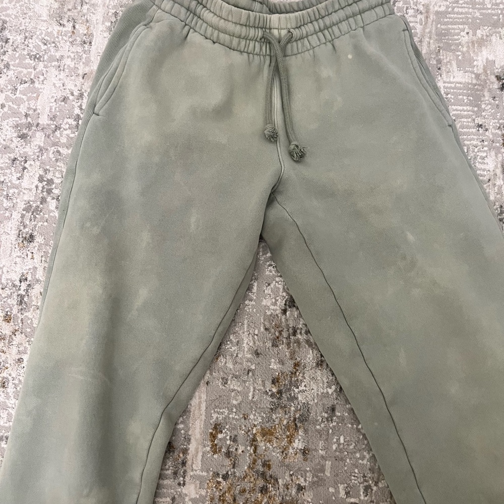 Aritzia cozy fleece sweat suit - Picture 3 of 5